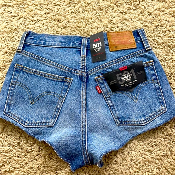Levis shorts - Picture 3 of 3
